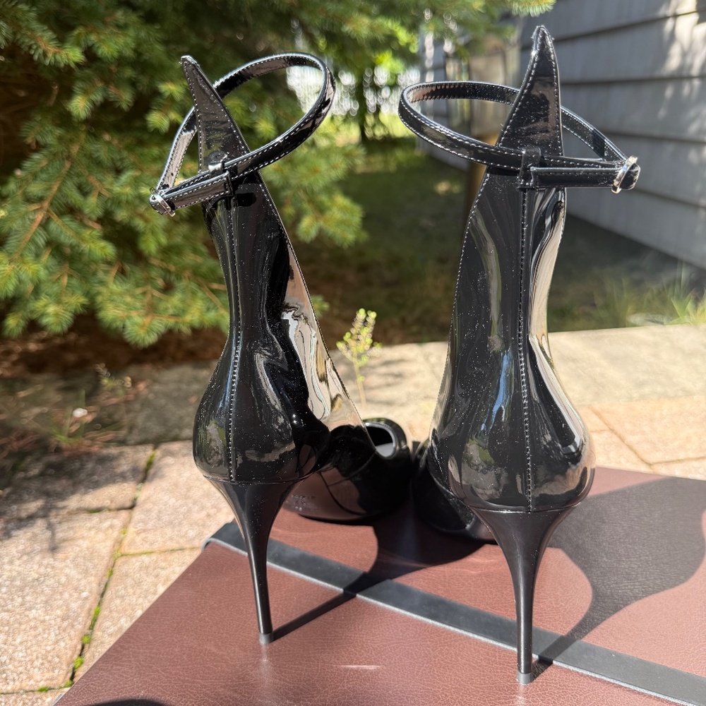 Alaia Decollete Patent Pump Heel - Picture 5 of 11